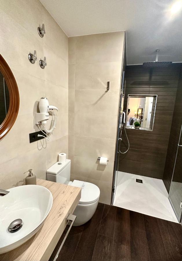 Claren'S Boutique Rooms Cangas De Narcea Exterior photo
