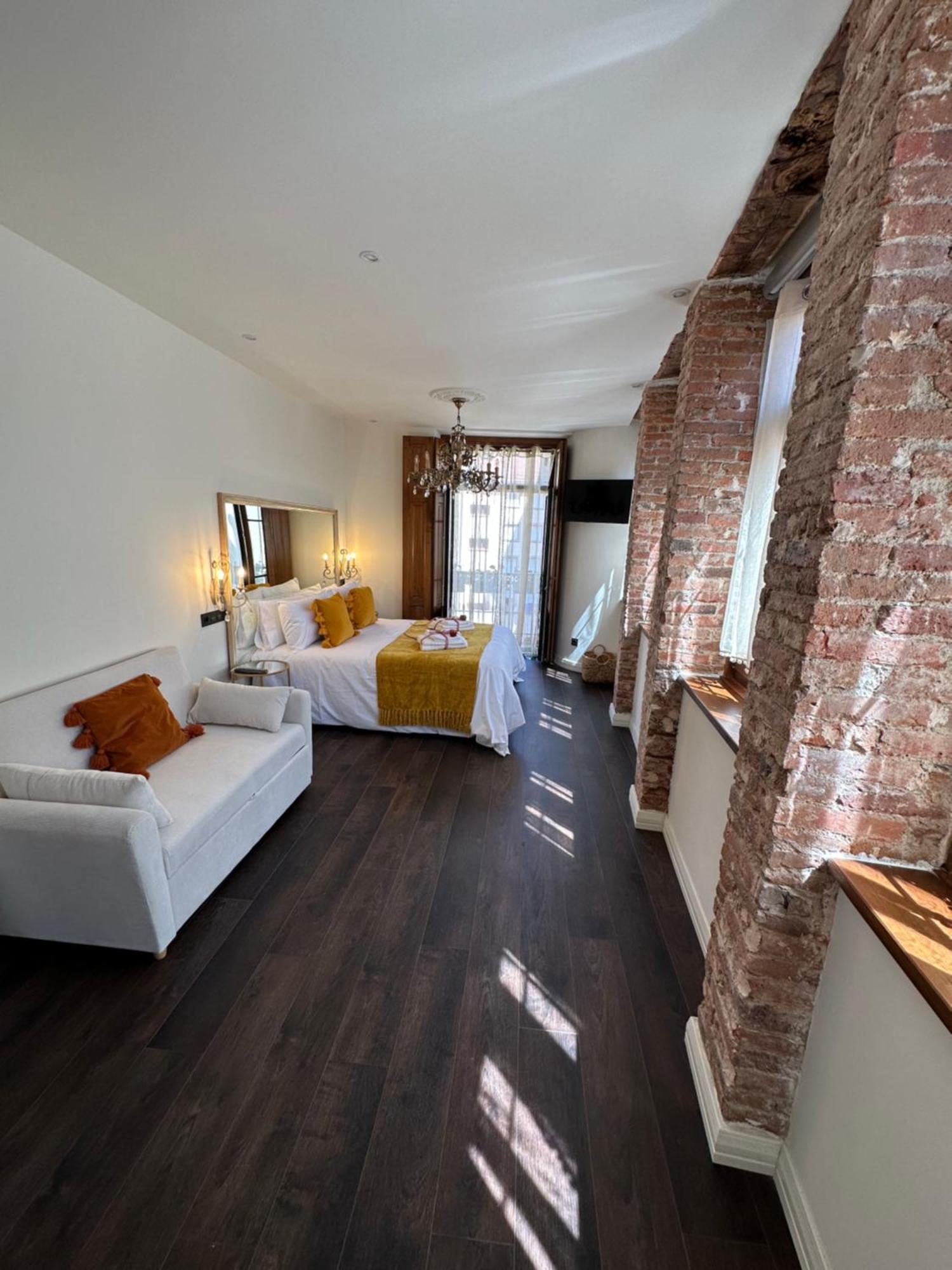 Claren'S Boutique Rooms Cangas De Narcea Exterior photo